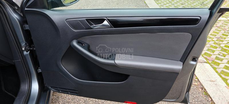 Volkswagen Jetta 1.6 tdi HIGHLINE