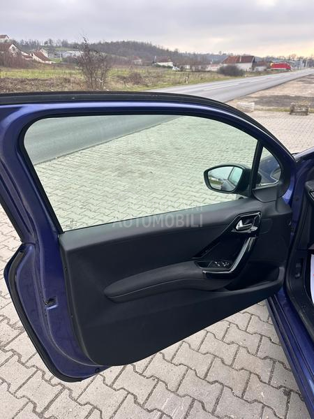 Peugeot 208 1.2