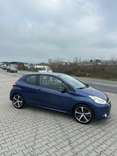 Peugeot 208 1.2