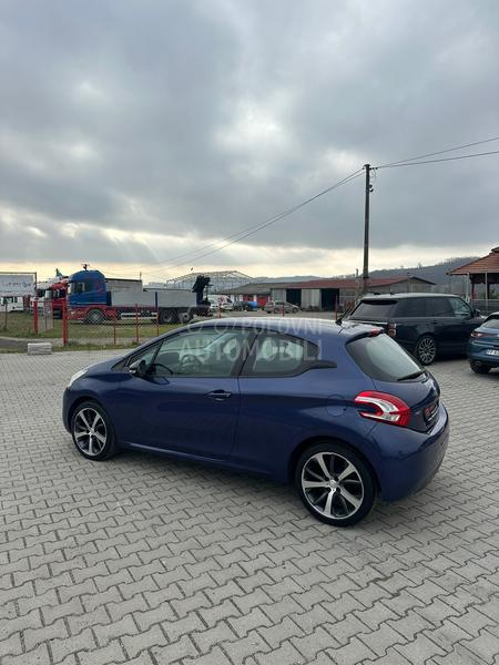 Peugeot 208 1.2