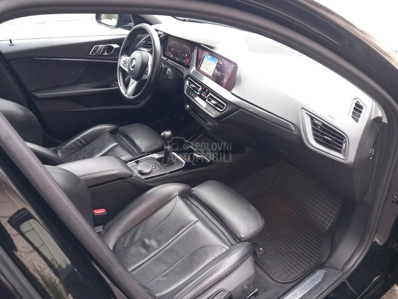 BMW 118 118d M SPORT