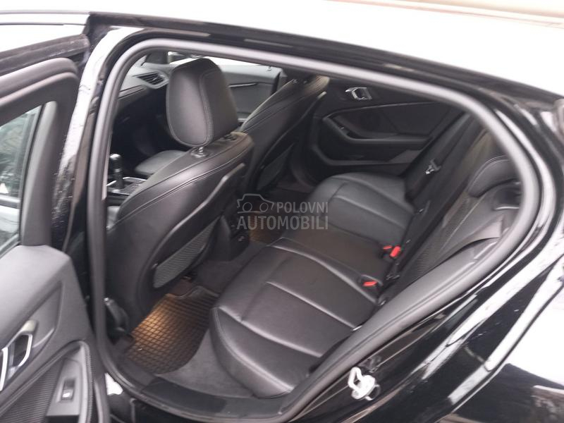 BMW 118 118d M SPORT