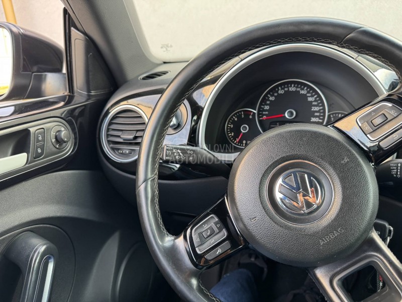 Volkswagen Nova Buba 1.6 tdi New Beetle
