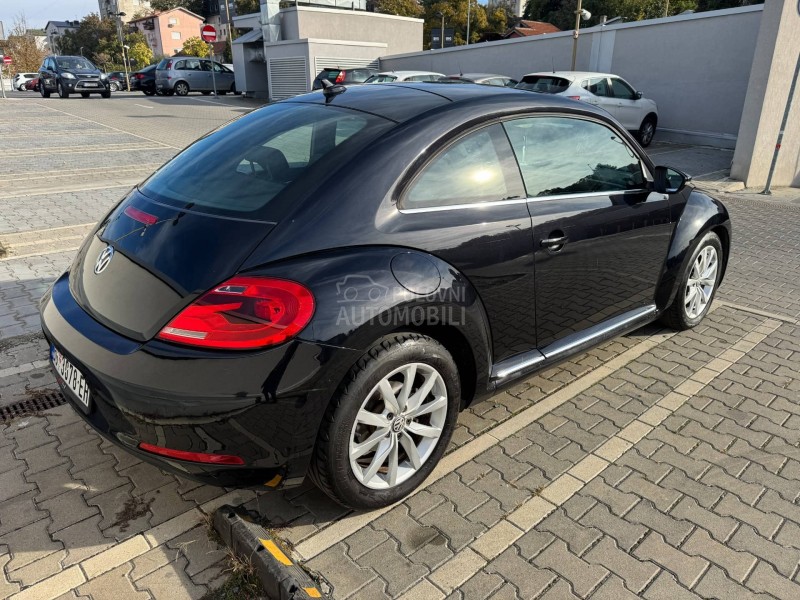 Volkswagen Nova Buba 1.6 tdi New Beetle