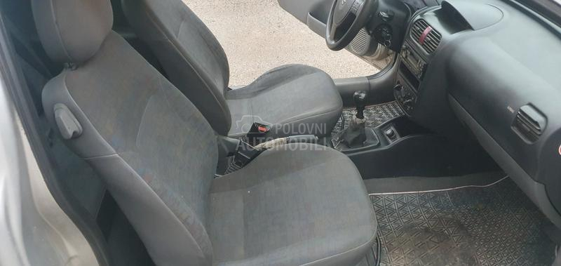 Opel Corsa C 1.0