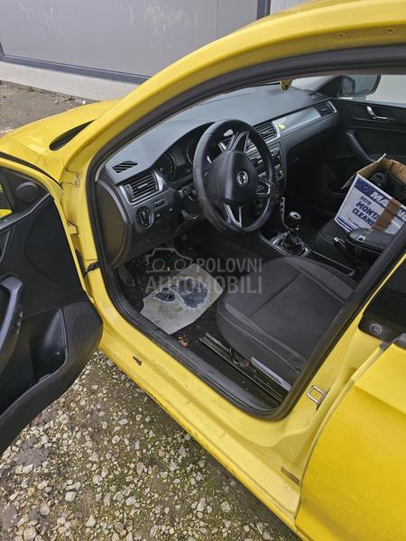 Škoda Rapid 1.6 td 2014. god. -  kompletan auto u delovima