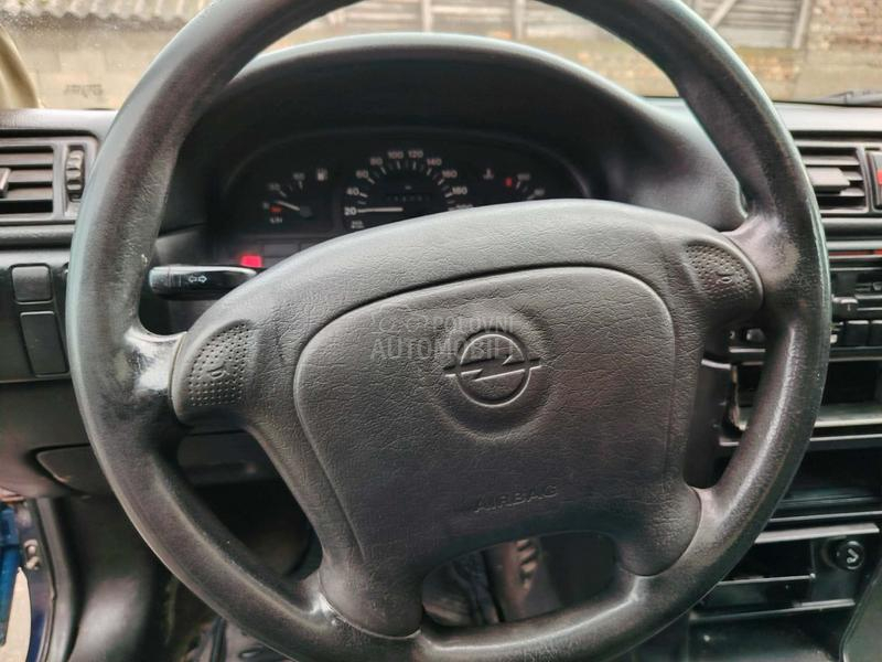 Opel Vectra A 1.6