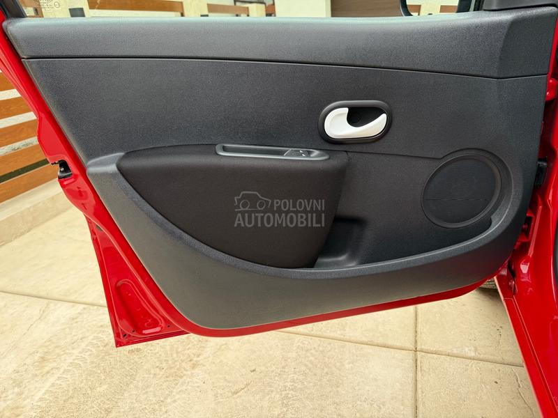 Renault Clio 1.2 /IZUZEETAN/ CH