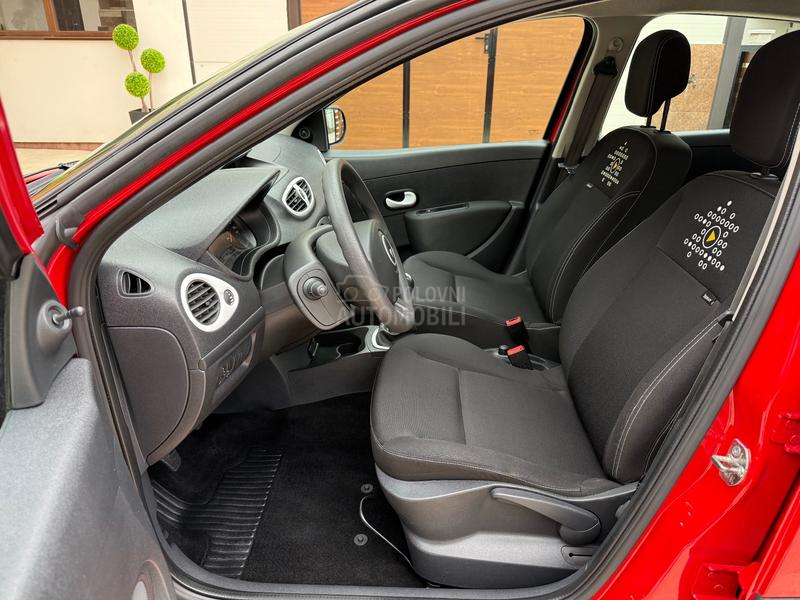 Renault Clio 1.2 /IZUZEETAN/ CH