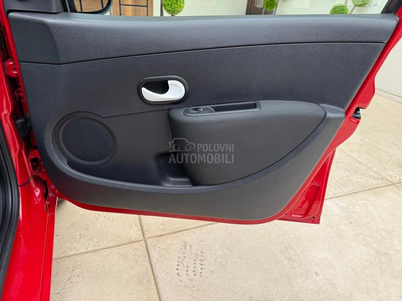 Renault Clio 1.2 /IZUZEETAN/ CH