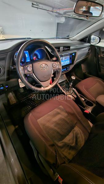 Toyota Auris 