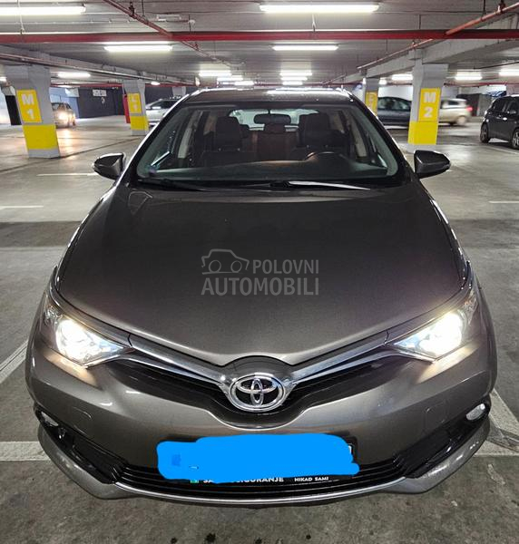 Toyota Auris 