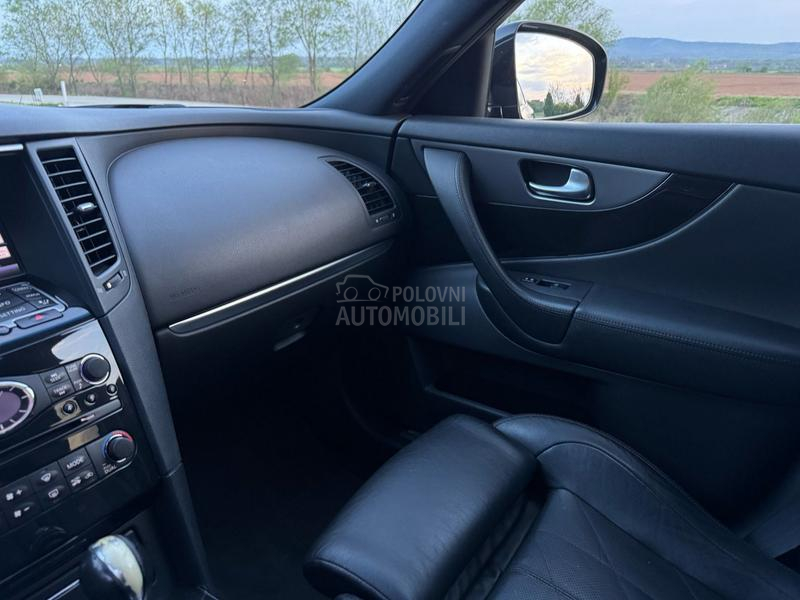 Infiniti FX30 QX70