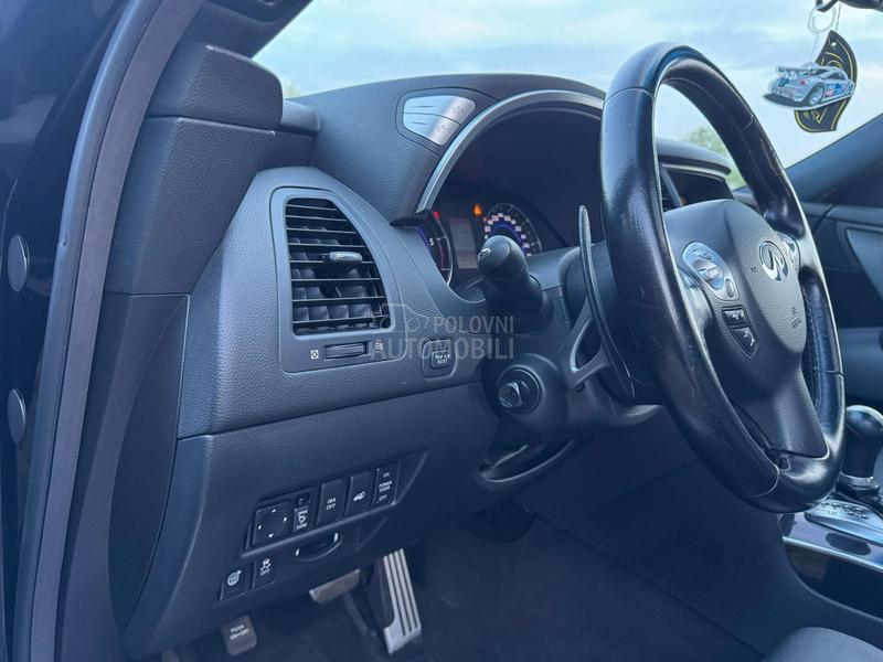 Infiniti FX30 QX70
