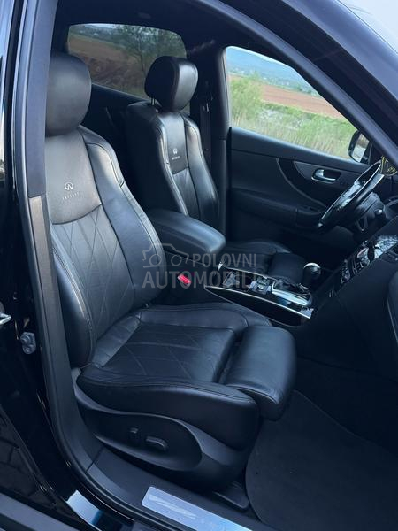 Infiniti FX30 QX70