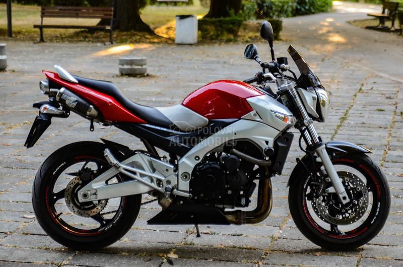 Suzuki GSR A2