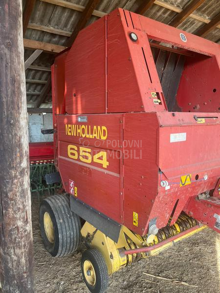 New Holland 654