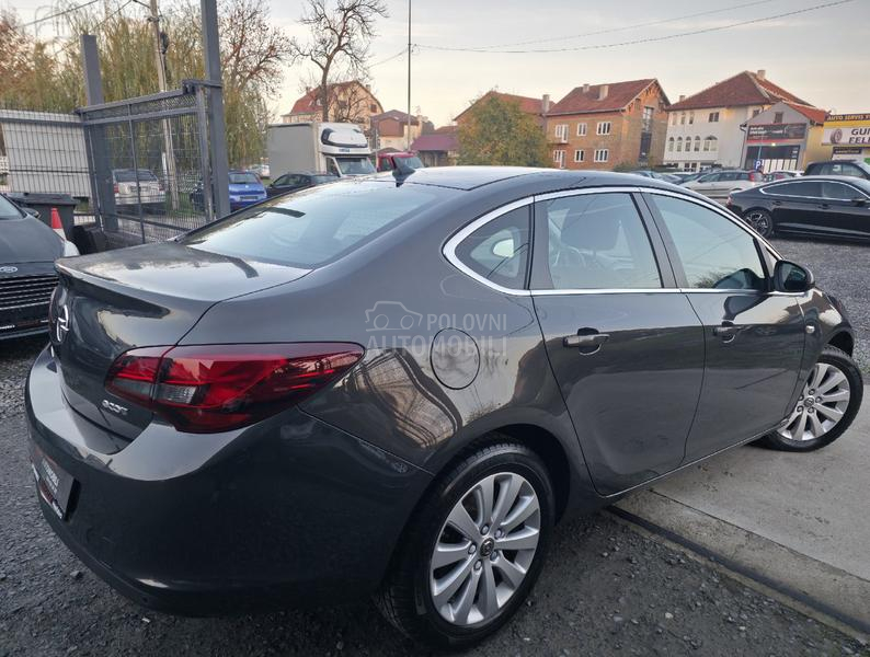 Opel Astra J 1.6 CDTI N.A.V.I