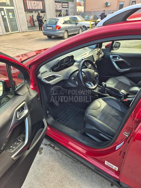 Peugeot 2008 1.2 turbo