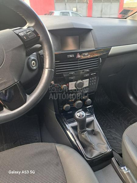 Opel Astra H 