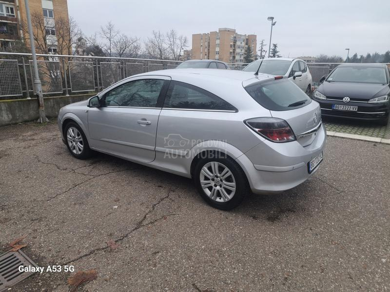 Opel Astra H 
