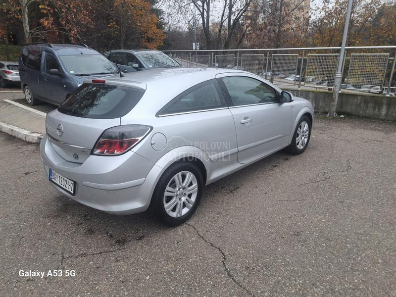 Opel Astra H 