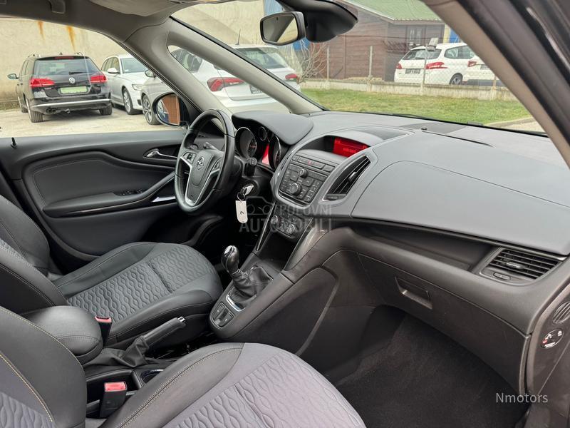 Opel Zafira 1.6 cng COSMO