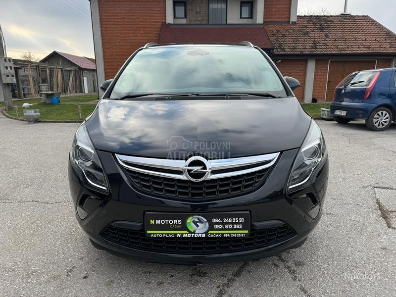 Opel Zafira 1.6 cng COSMO