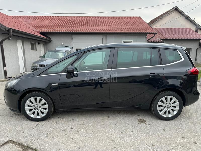 Opel Zafira 1.6 cng COSMO
