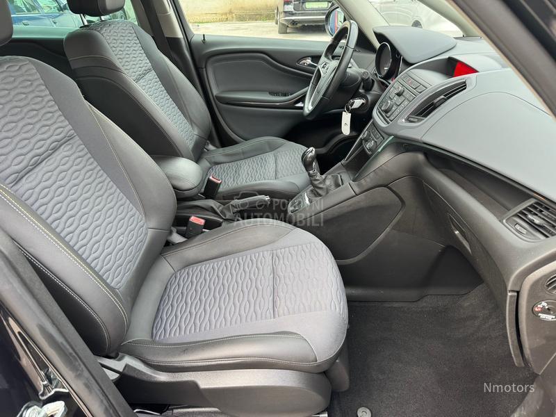 Opel Zafira 1.6 cng COSMO