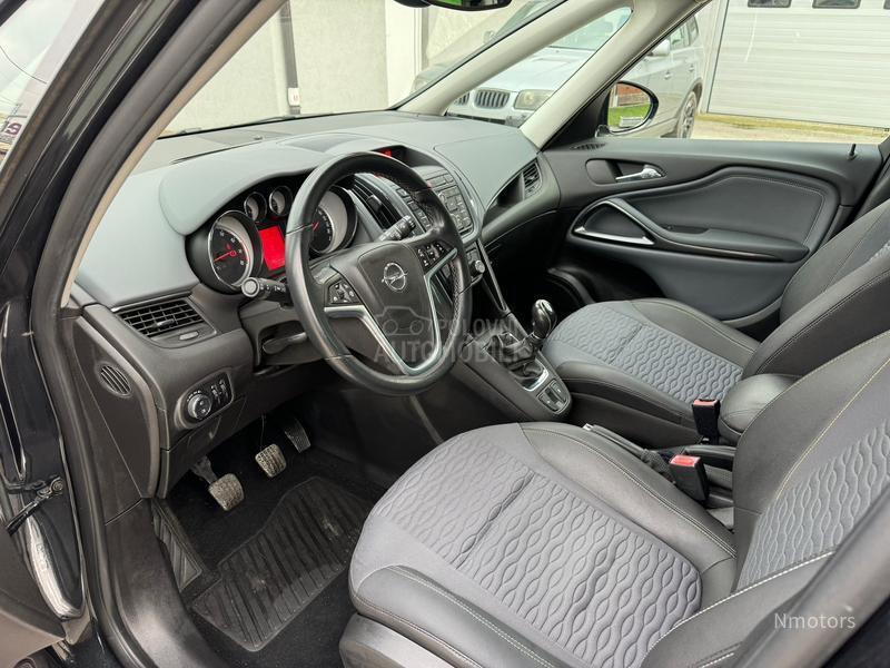 Opel Zafira 1.6 cng COSMO