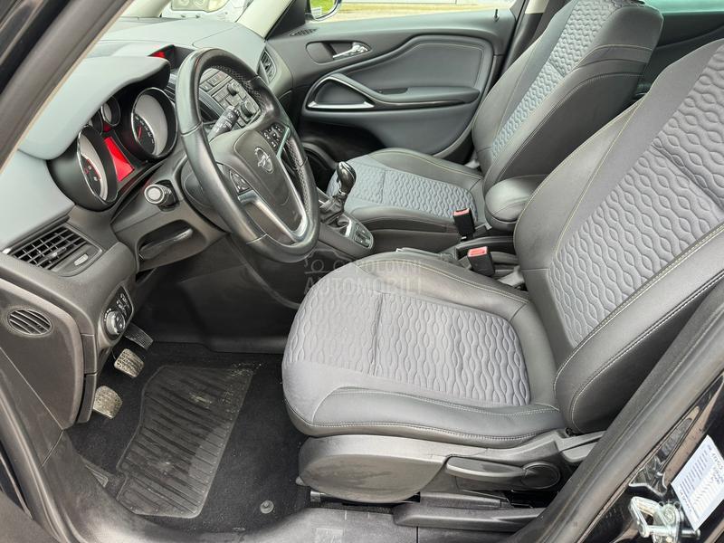 Opel Zafira 1.6 cng COSMO