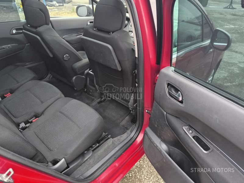 Peugeot 5008 1.6 HDI AUTOM.AT