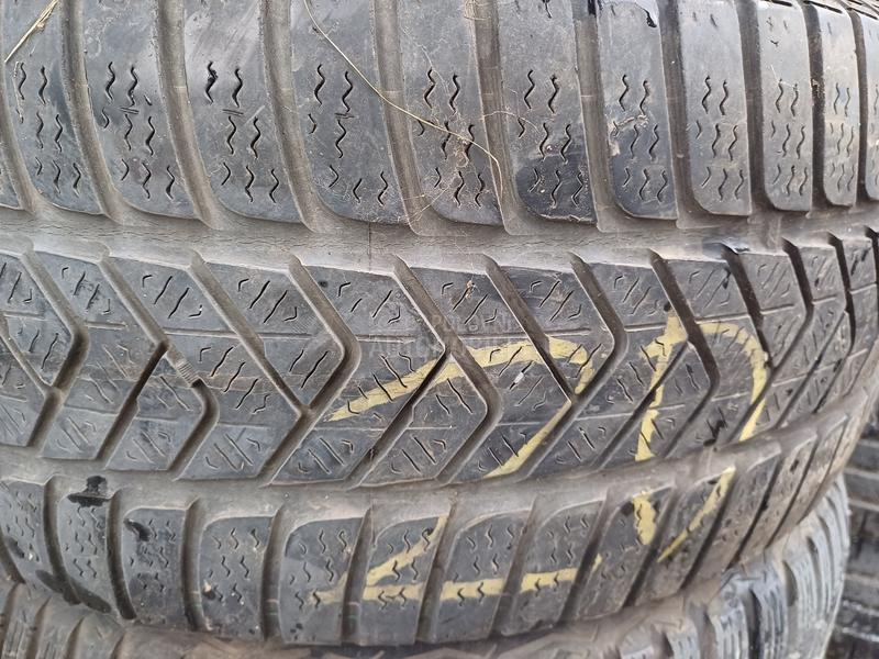 Pirelli 245/40 R18 Zimska