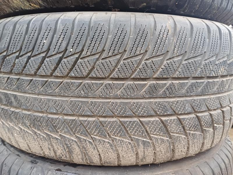 Bridgestone 245/50 R19 Zimska