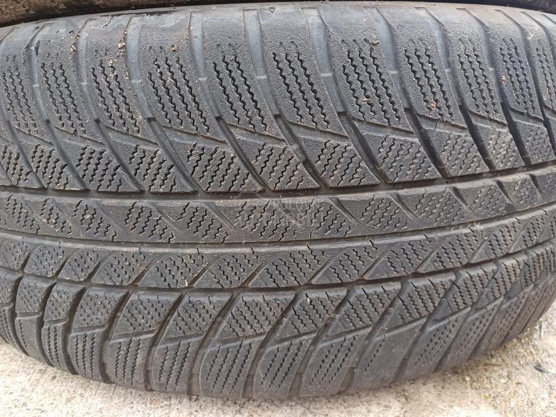 Bridgestone 245/50 R19 Zimska