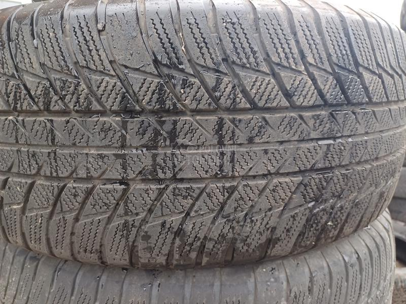 Bridgestone 245/50 R19 Zimska