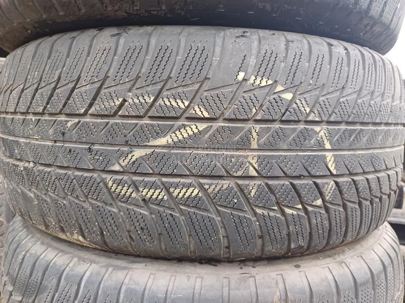 Bridgestone 245/50 R19 Zimska