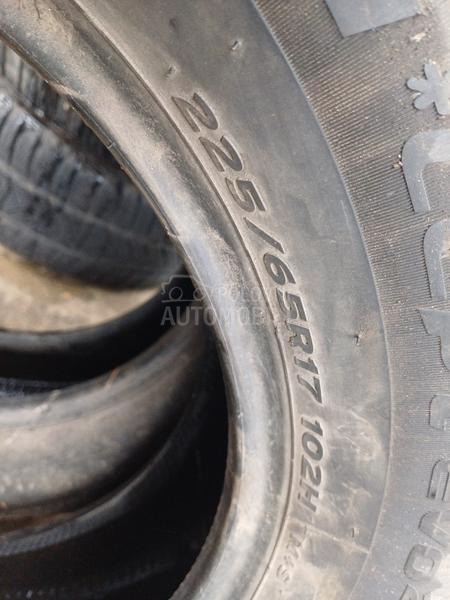 Hankook 225/65 R17 Zimska