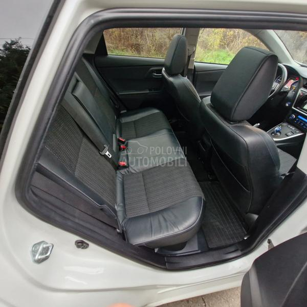 Toyota Auris 1.8 hibrid