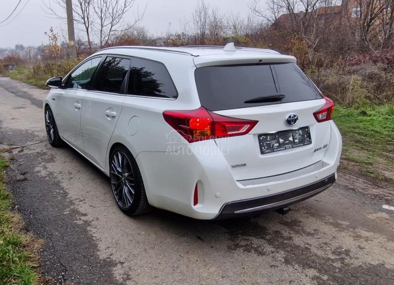 Toyota Auris 1.8 hibrid