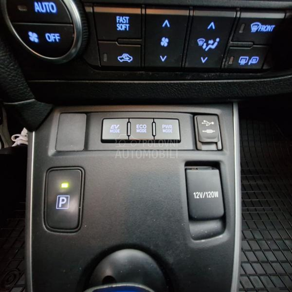 Toyota Auris 1.8 hibrid