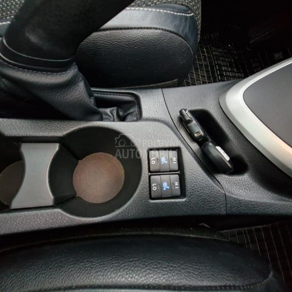 Toyota Auris 1.8 hibrid