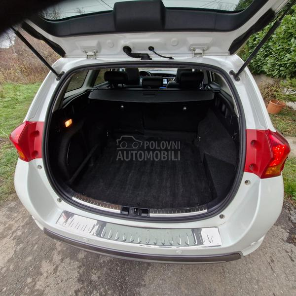 Toyota Auris 1.8 hibrid