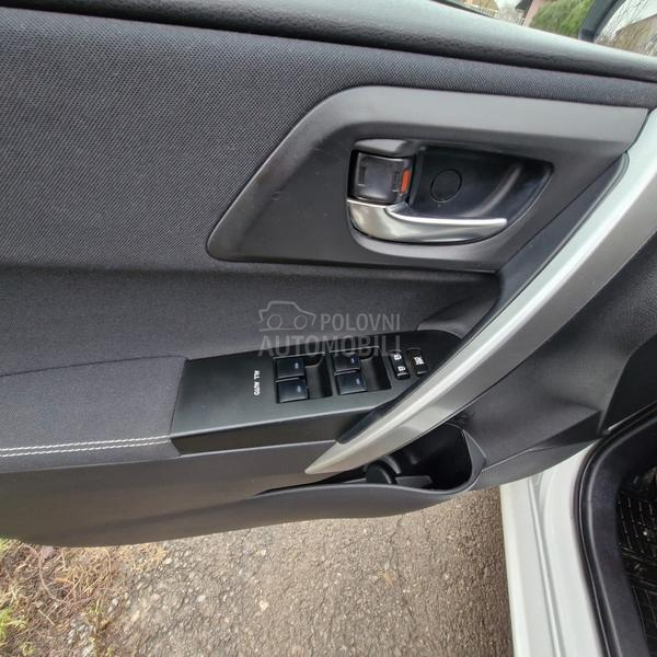 Toyota Auris 1.8 hibrid