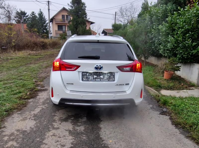 Toyota Auris 1.8 hibrid