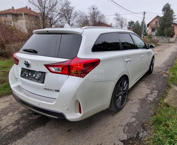 Toyota Auris 1.8 hibrid