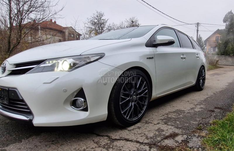 Toyota Auris 1.8 hibrid