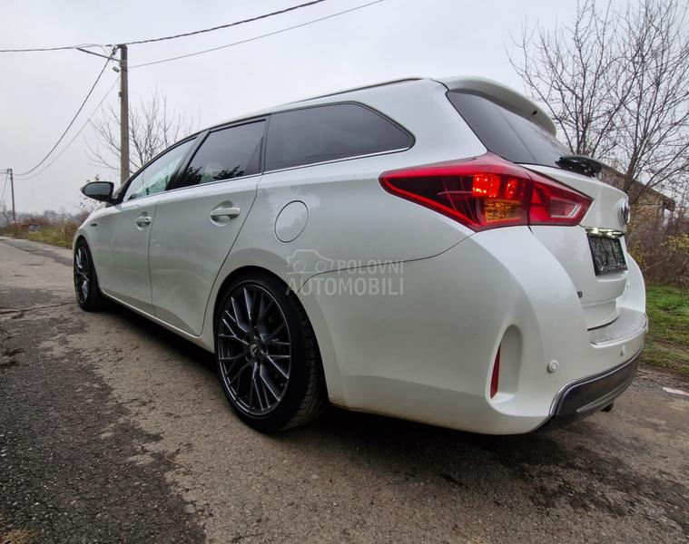 Toyota Auris 1.8 hibrid