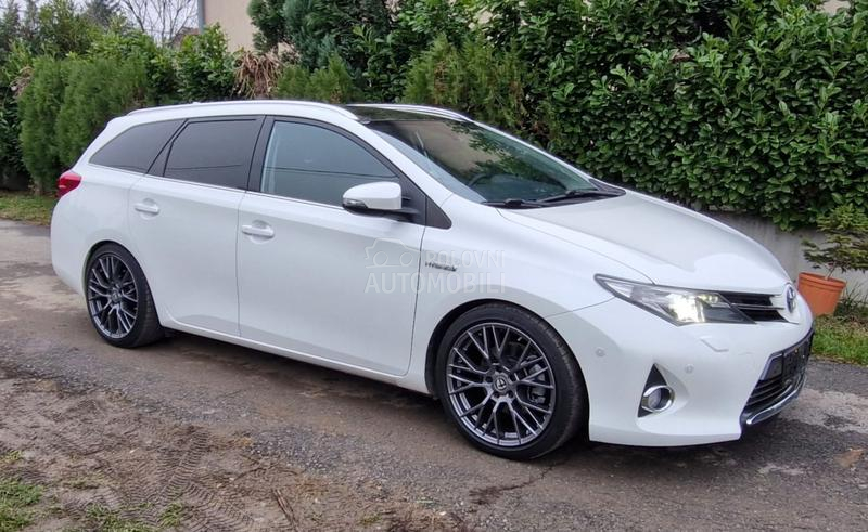Toyota Auris 1.8 hibrid